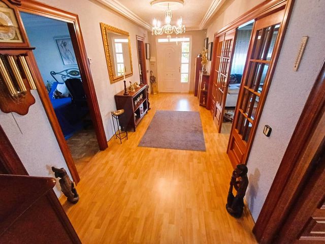 3 sovrum Villa till salu i Valverde de la Virgen med garage - 225 000 € (Ref: 9991396)