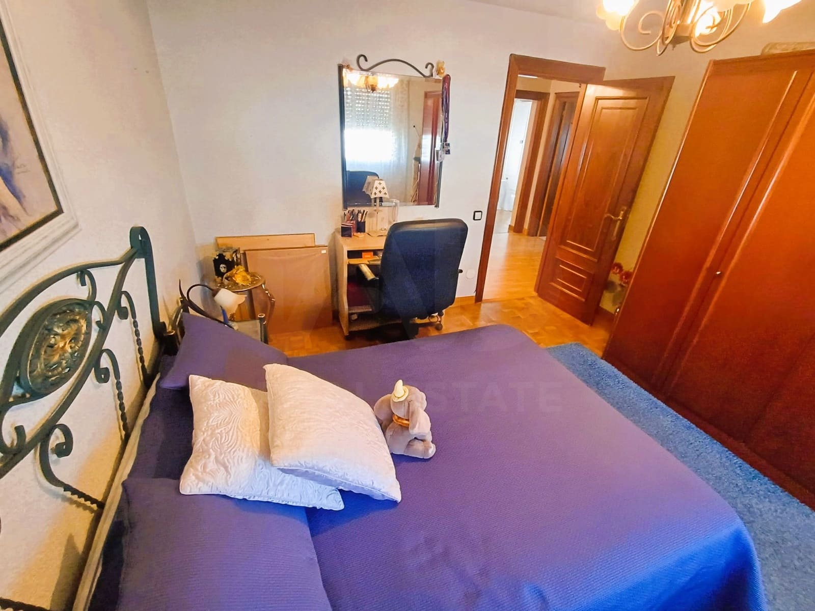 3 bedroom Villa for sale in Leon city with garage - € 225,000 (Ref: 9991396)