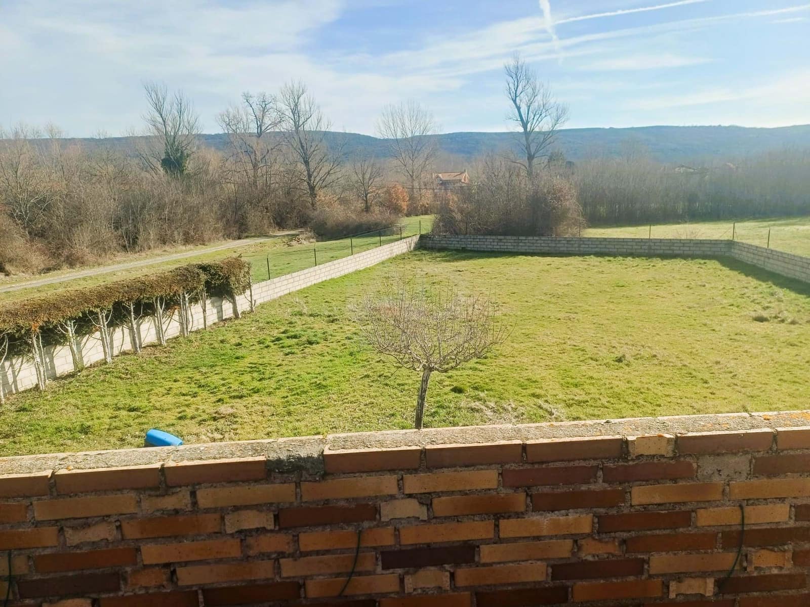Grunde uden byggetilladelser til salg i Leon by - € 110.000 (Ref: 9991399)