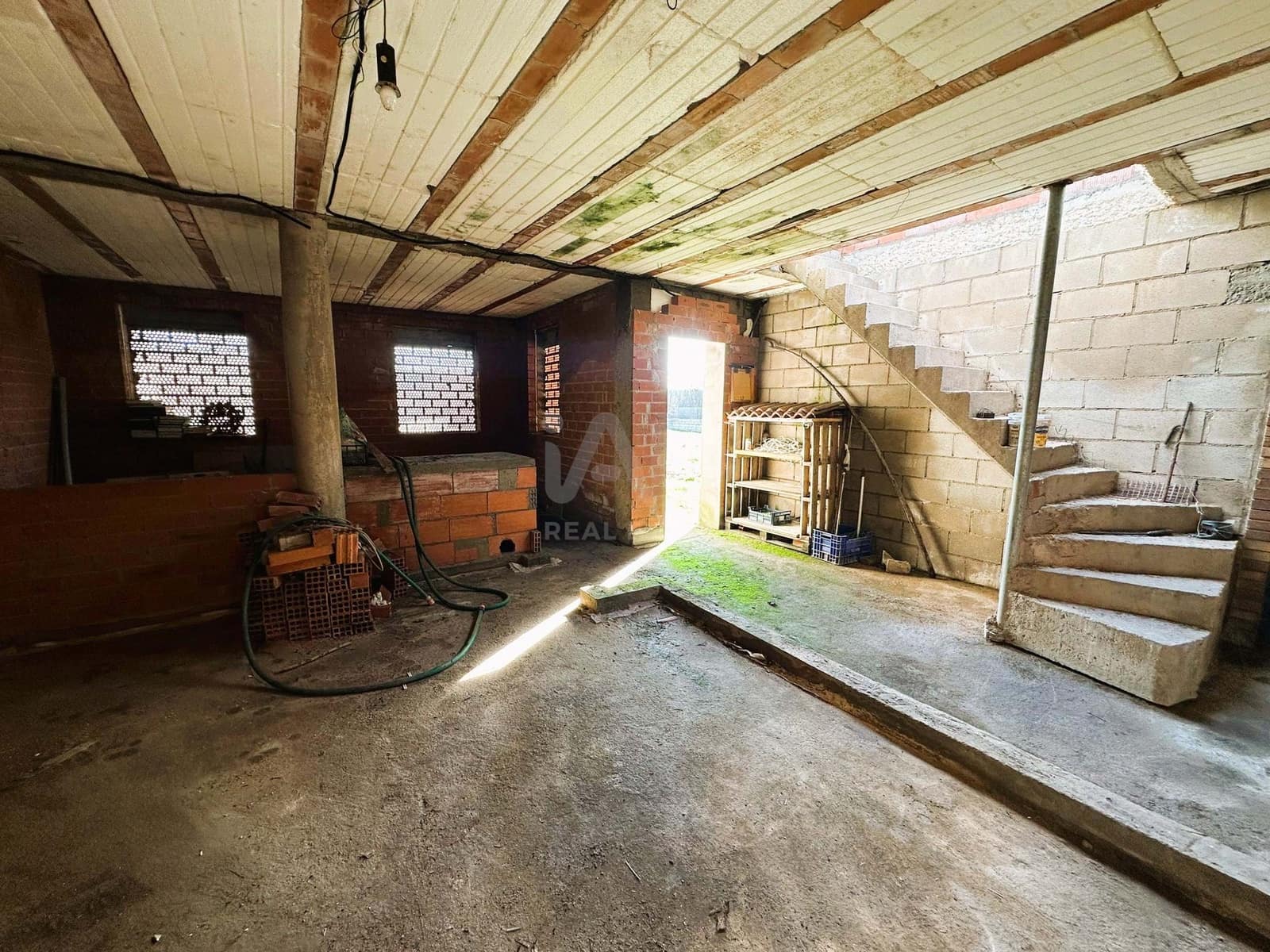 Grunde uden byggetilladelser til salg i Leon by - € 110.000 (Ref: 9991399)
