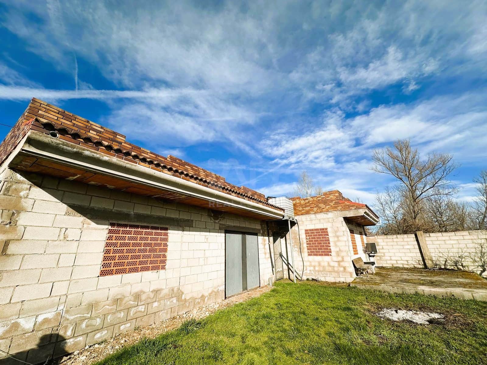 Grunde uden byggetilladelser til salg i Leon by - € 110.000 (Ref: 9991399)