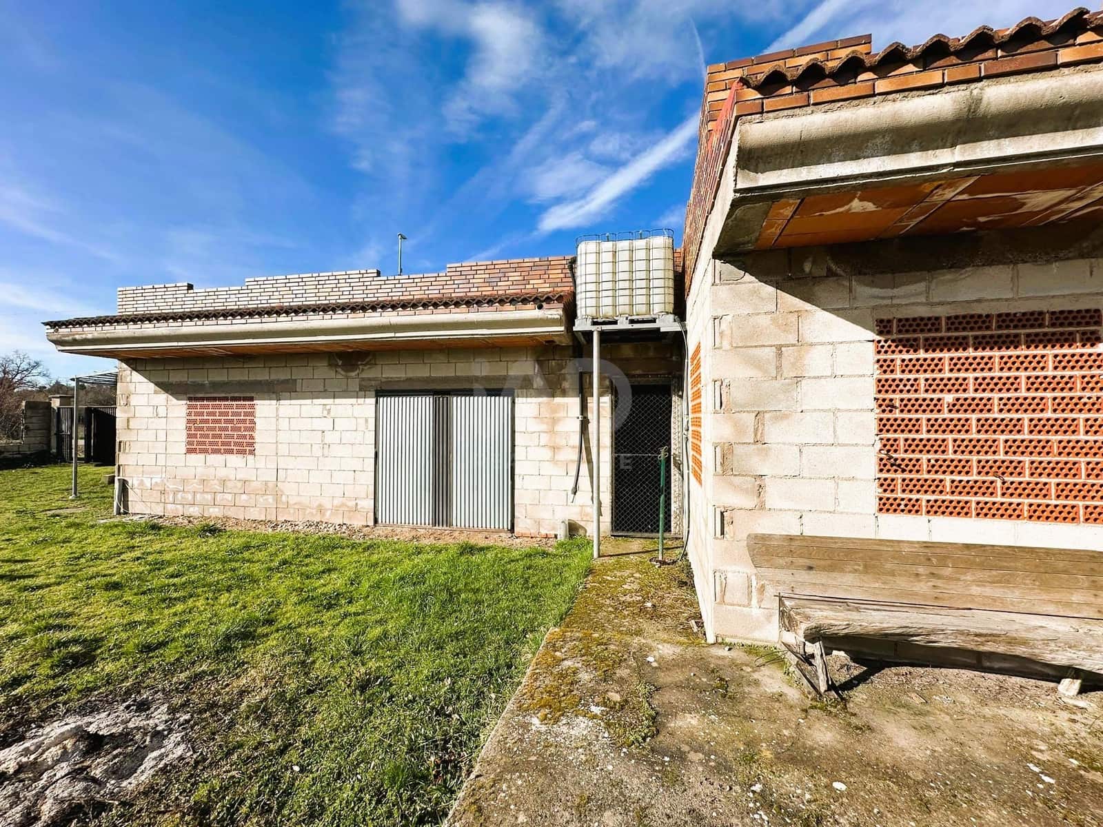 Grunde uden byggetilladelser til salg i Leon by - € 110.000 (Ref: 9991399)