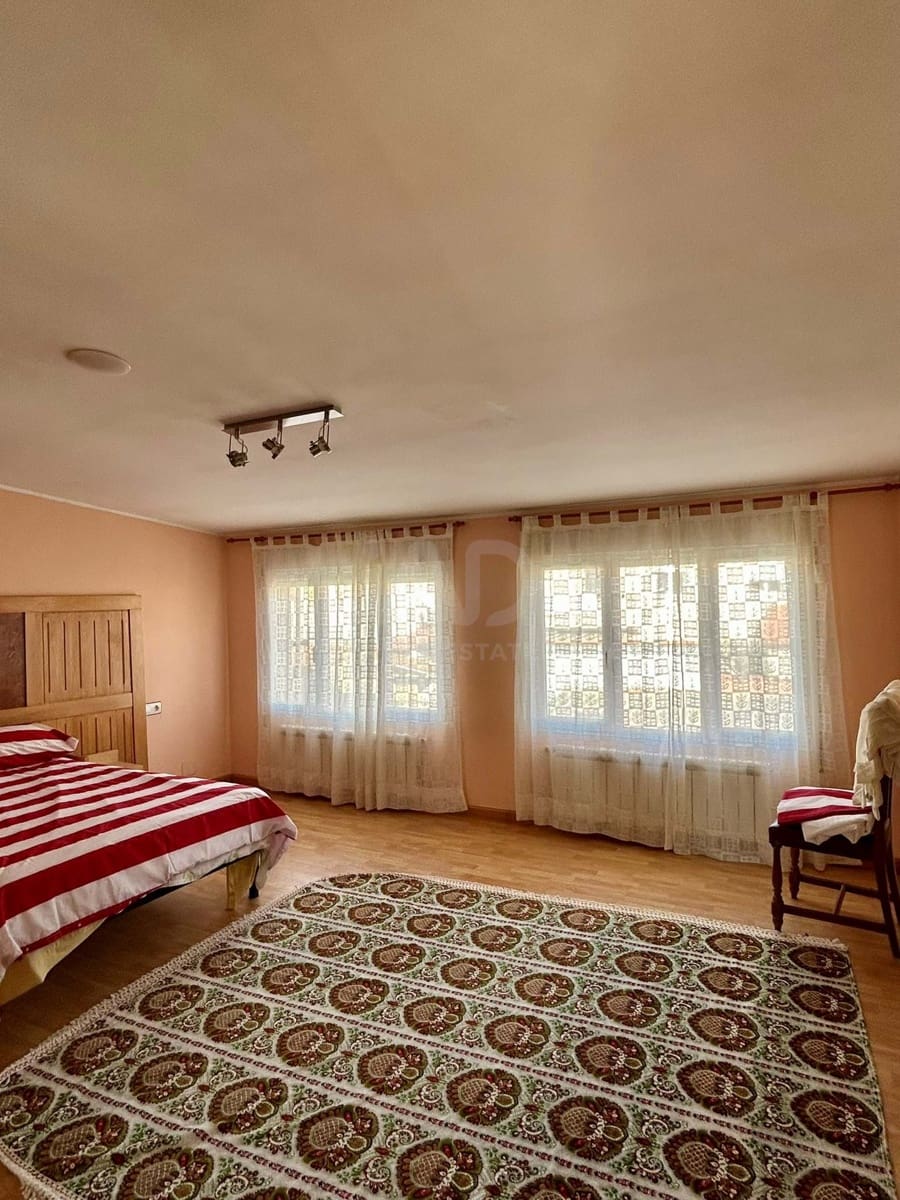 4 soverom Rekkehus til salgs i Leon by - € 178 900 (Ref: 9991400)