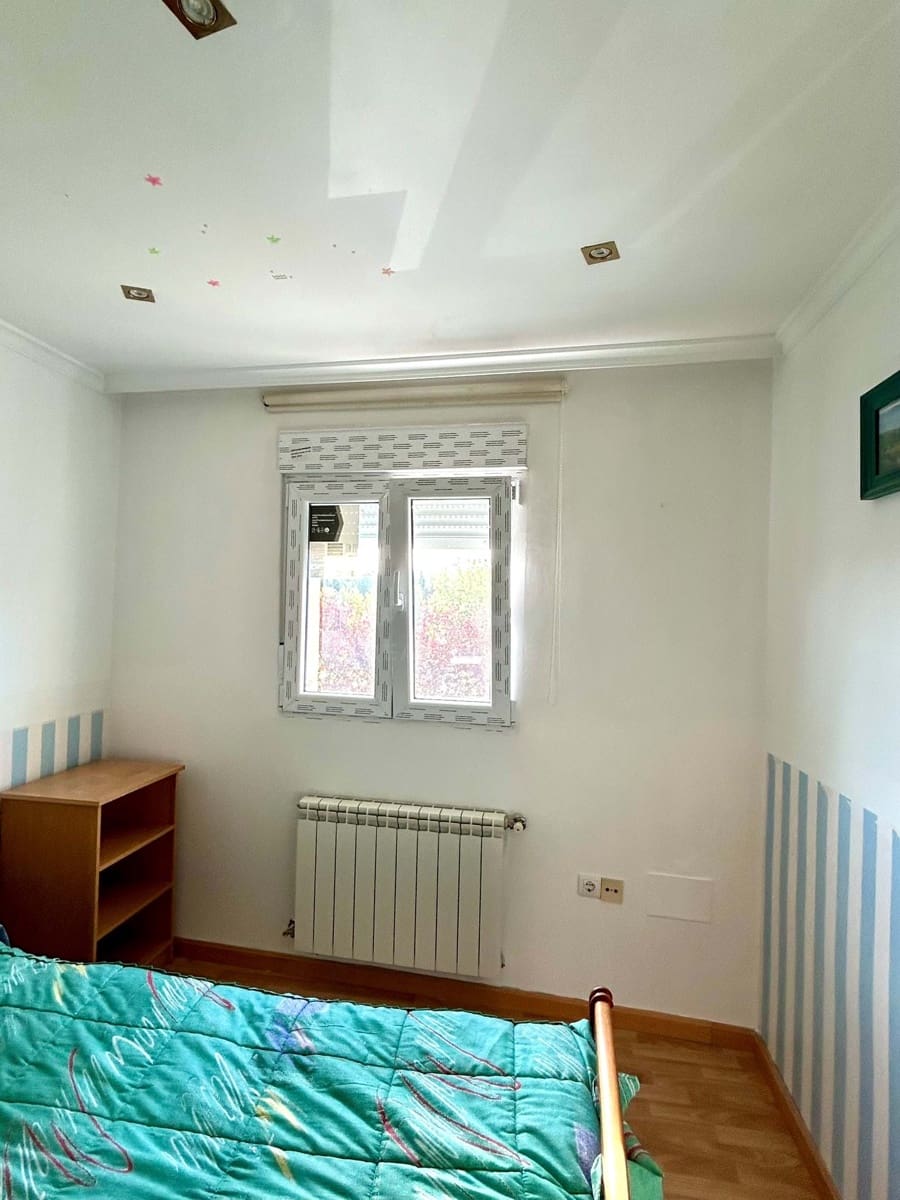 4 soverom Rekkehus til salgs i Leon by - € 178 900 (Ref: 9991400)
