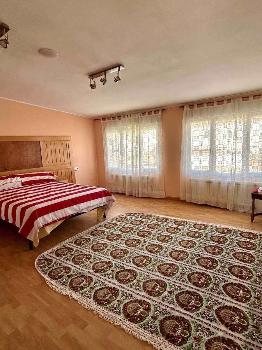 4 soverom Rekkehus til salgs i Leon by - € 178 900 (Ref: 9991400)