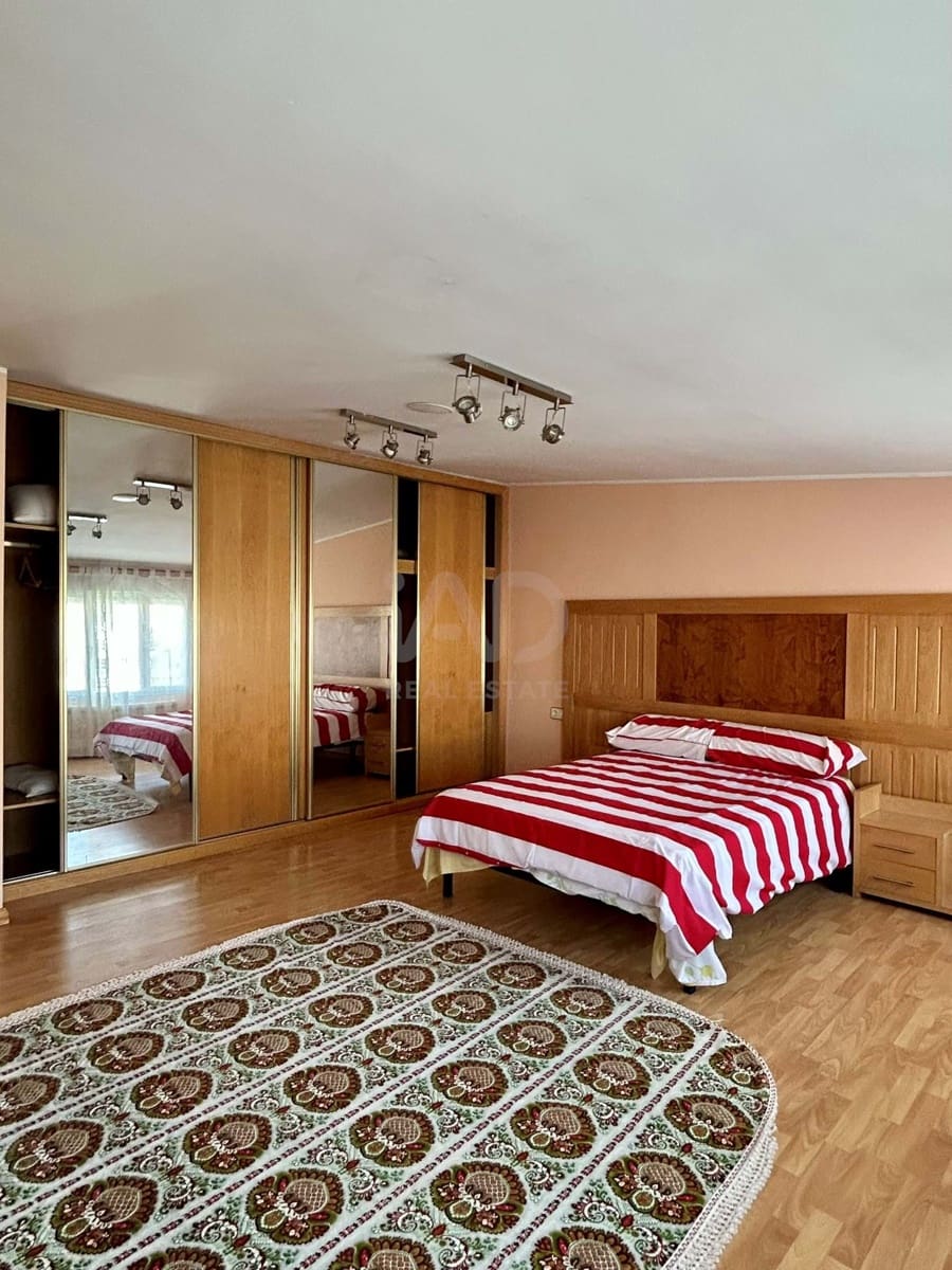 4 soverom Rekkehus til salgs i Leon by - € 178 900 (Ref: 9991400)