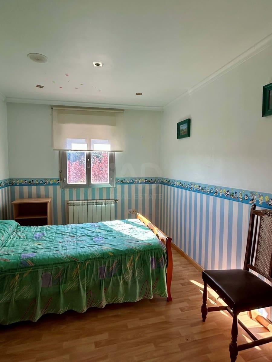 4 soverom Rekkehus til salgs i Leon by - € 178 900 (Ref: 9991400)