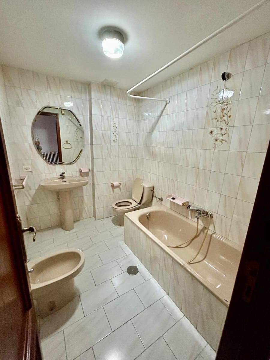 Ático de 3 habitaciones en León ciudad en venta - 90.000 € (Ref: 9991402)