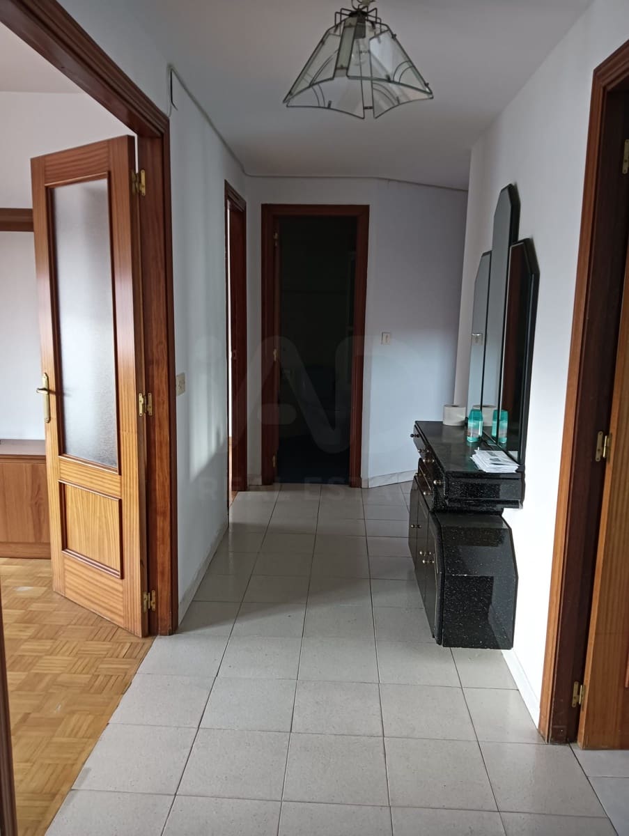 Ático de 3 habitaciones en León ciudad en venta - 90.000 € (Ref: 9991402)
