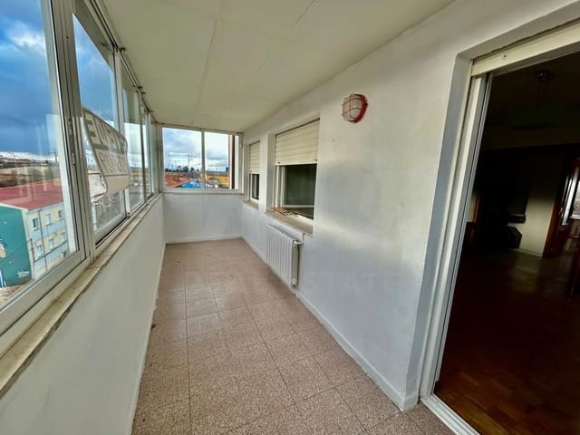 3 bedroom Penthouse for sale in León city - € 90,000 (Ref: 9991402)