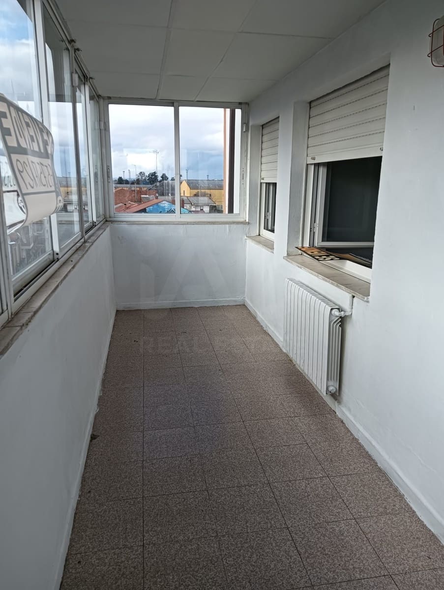 Ático de 3 habitaciones en León ciudad en venta - 90.000 € (Ref: 9991402)