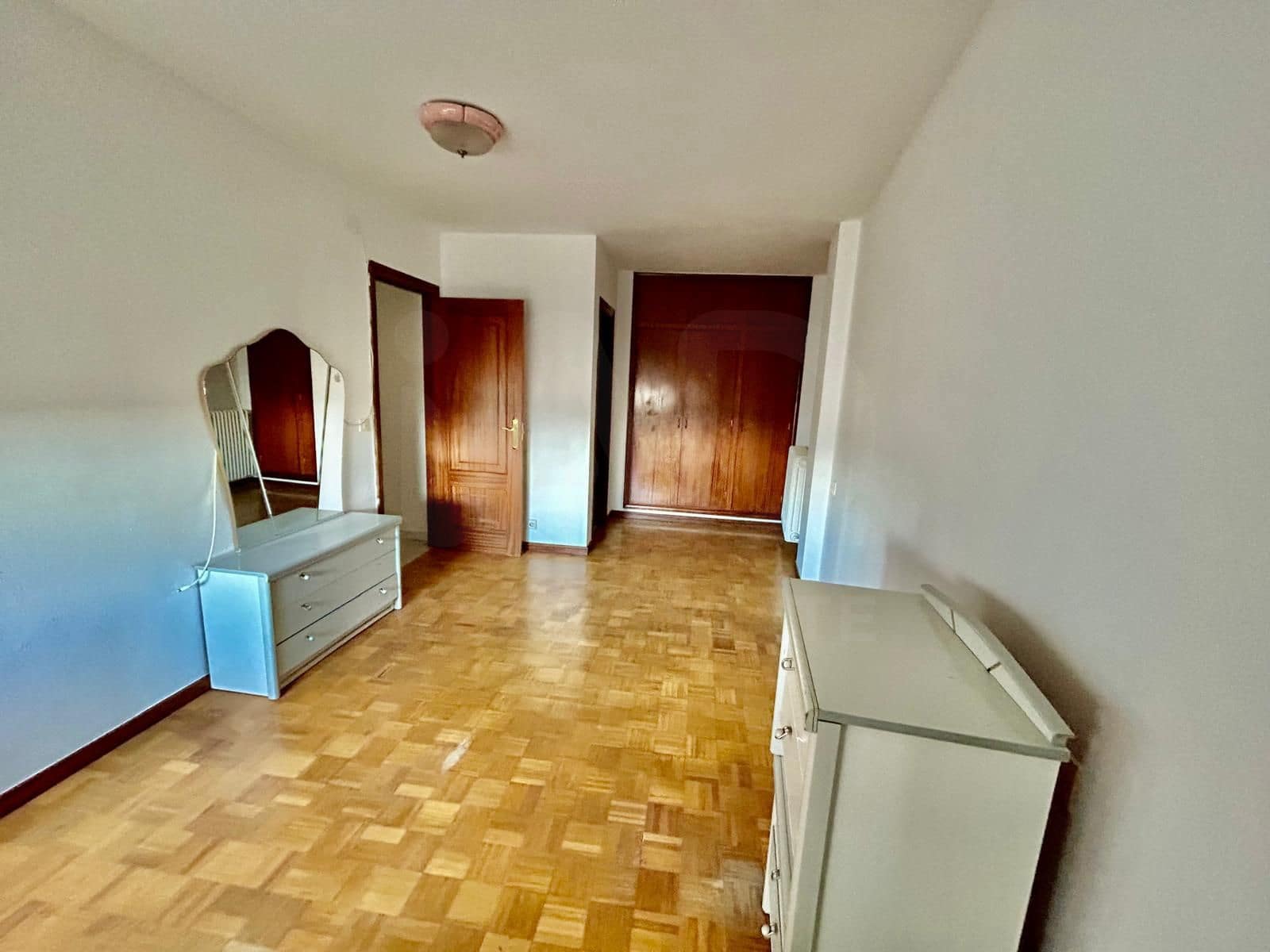 Ático de 3 habitaciones en León ciudad en venta - 90.000 € (Ref: 9991402)