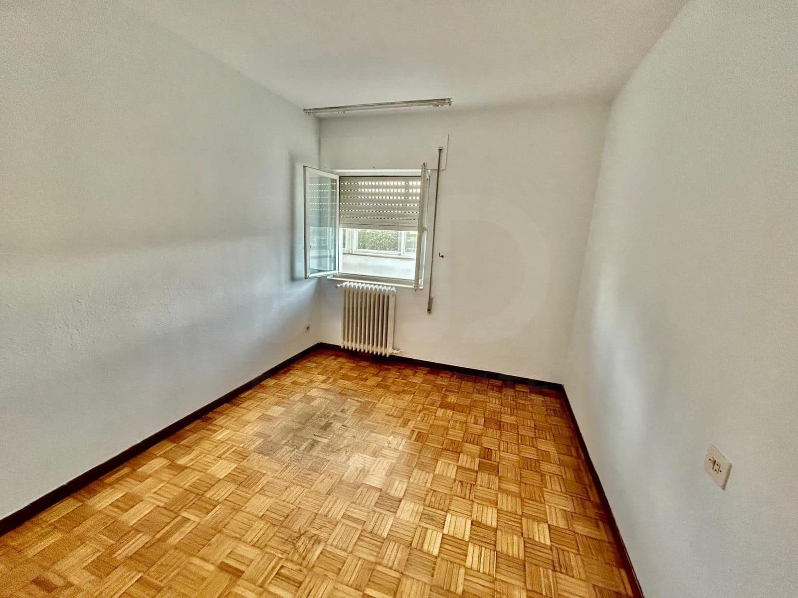 Ático de 3 habitaciones en León ciudad en venta - 90.000 € (Ref: 9991402)