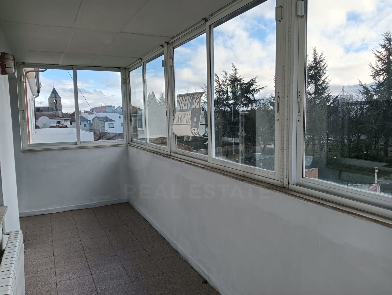 Ático de 3 habitaciones en León ciudad en venta - 90.000 € (Ref: 9991402)