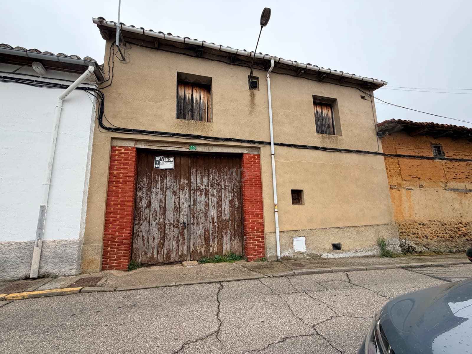 Hus til salgs i Leon by - € 45 000 (Ref: 9991403)