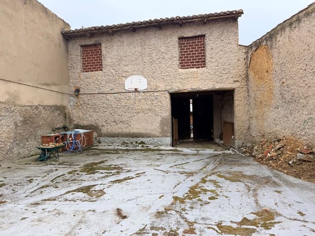 Hus til salgs i Leon by - € 45 000 (Ref: 9991403)