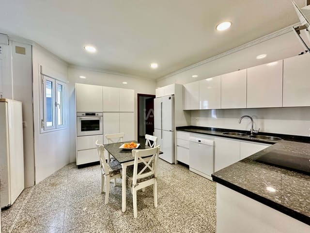 4 Zimmer Apartment zu verkaufen in Huelva Stadt - 285.000 € (Ref: 9991406)