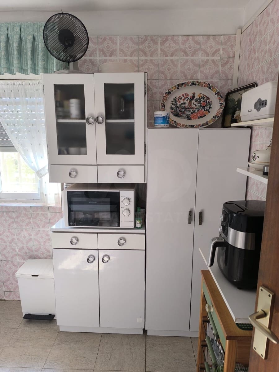 3 slaapkamer Huis te koop in Leon stad met garage - € 99.000 (Ref: 9991407)