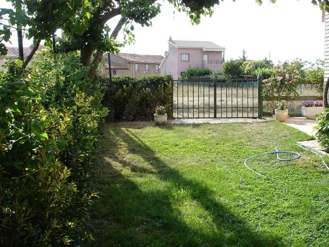 3 soverom Hus til salgs i Leon by med garasje - € 99 000 (Ref: 9991407)