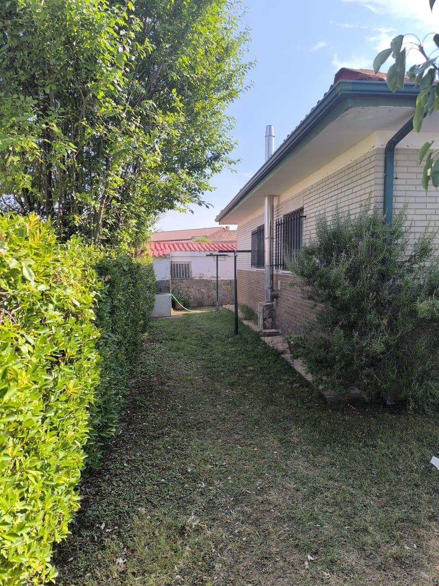 3 slaapkamer Huis te koop in Leon stad met garage - € 99.000 (Ref: 9991407)