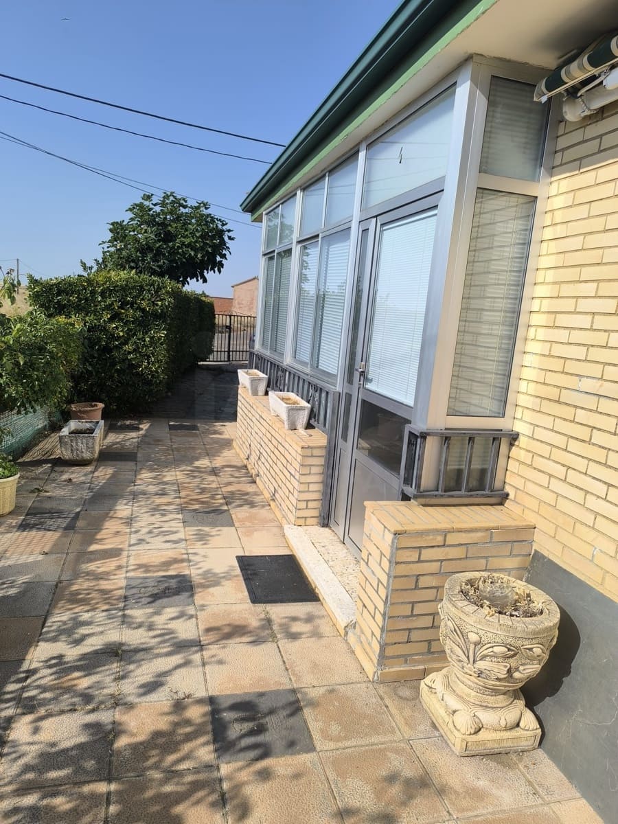 3 slaapkamer Huis te koop in Leon stad met garage - € 99.000 (Ref: 9991407)