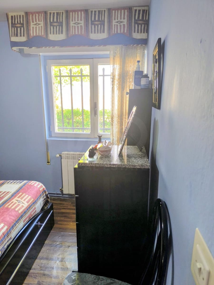 3 slaapkamer Huis te koop in Leon stad met garage - € 99.000 (Ref: 9991407)