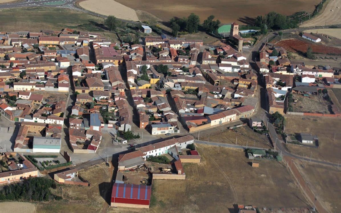 3 slaapkamer Huis te koop in Leon stad met garage - € 99.000 (Ref: 9991407)