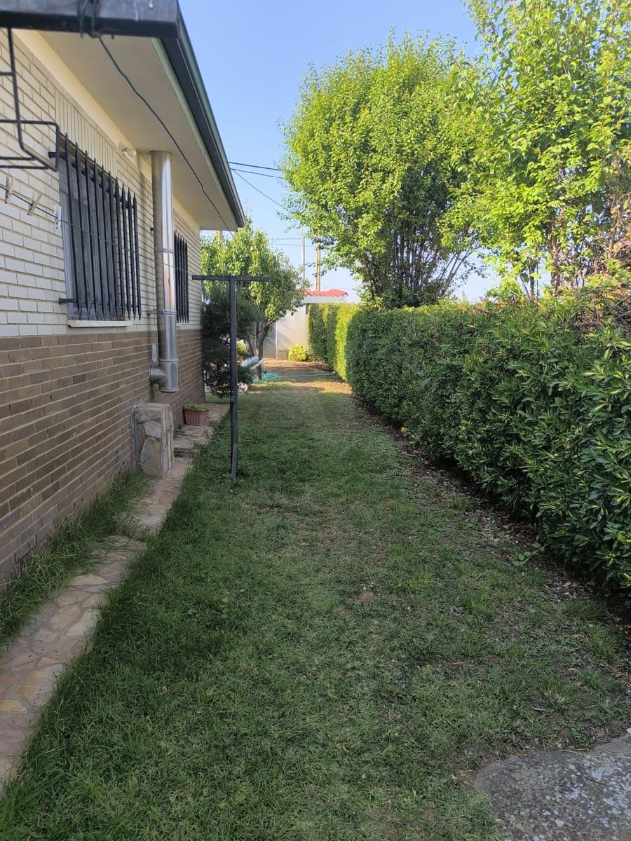 3 slaapkamer Huis te koop in Leon stad met garage - € 99.000 (Ref: 9991407)