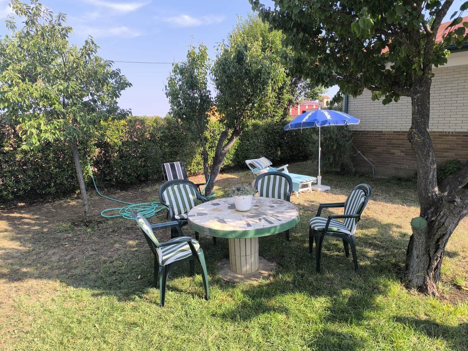 3 slaapkamer Huis te koop in Leon stad met garage - € 99.000 (Ref: 9991407)