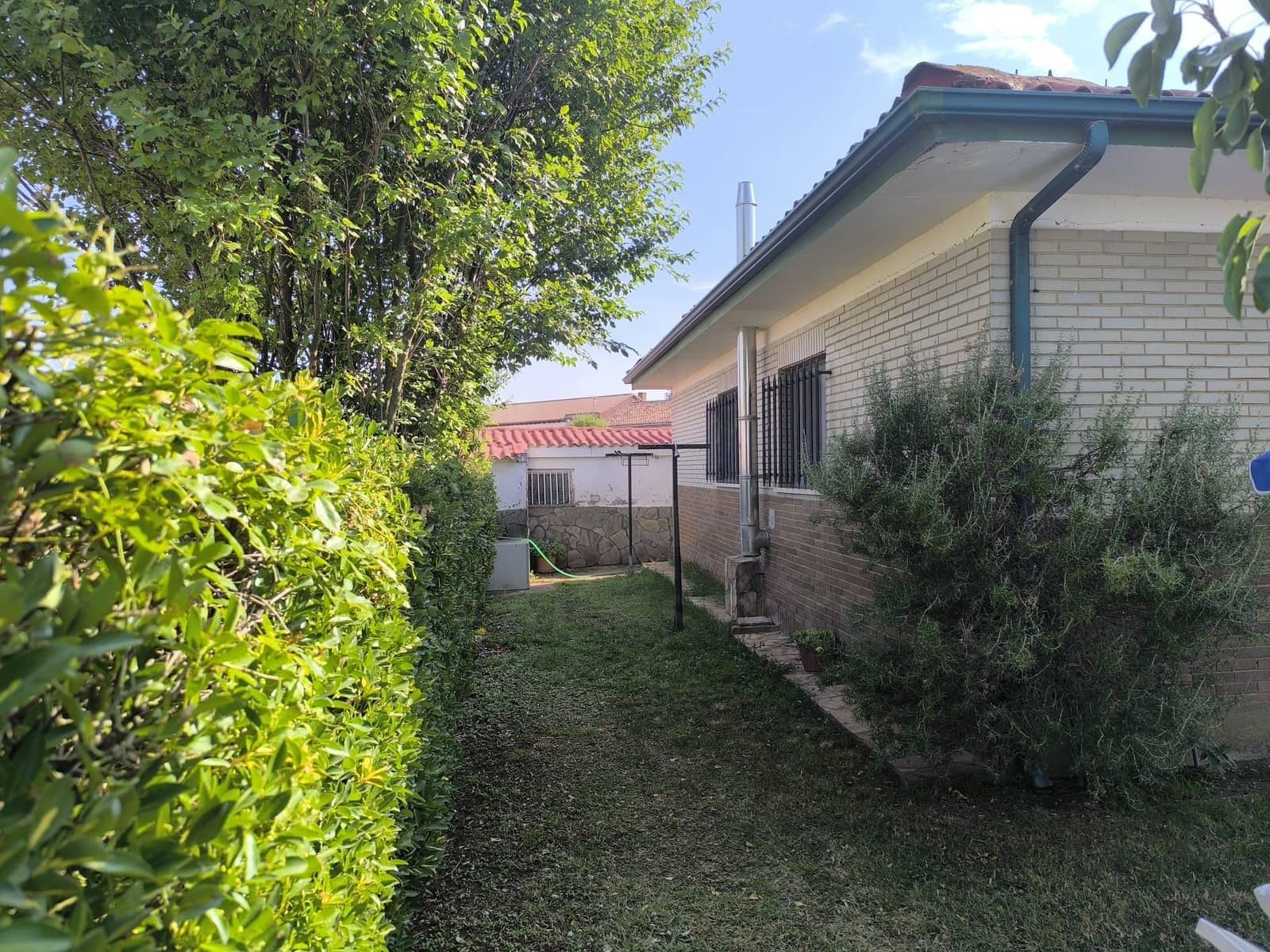 3 slaapkamer Huis te koop in Leon stad met garage - € 99.000 (Ref: 9991407)
