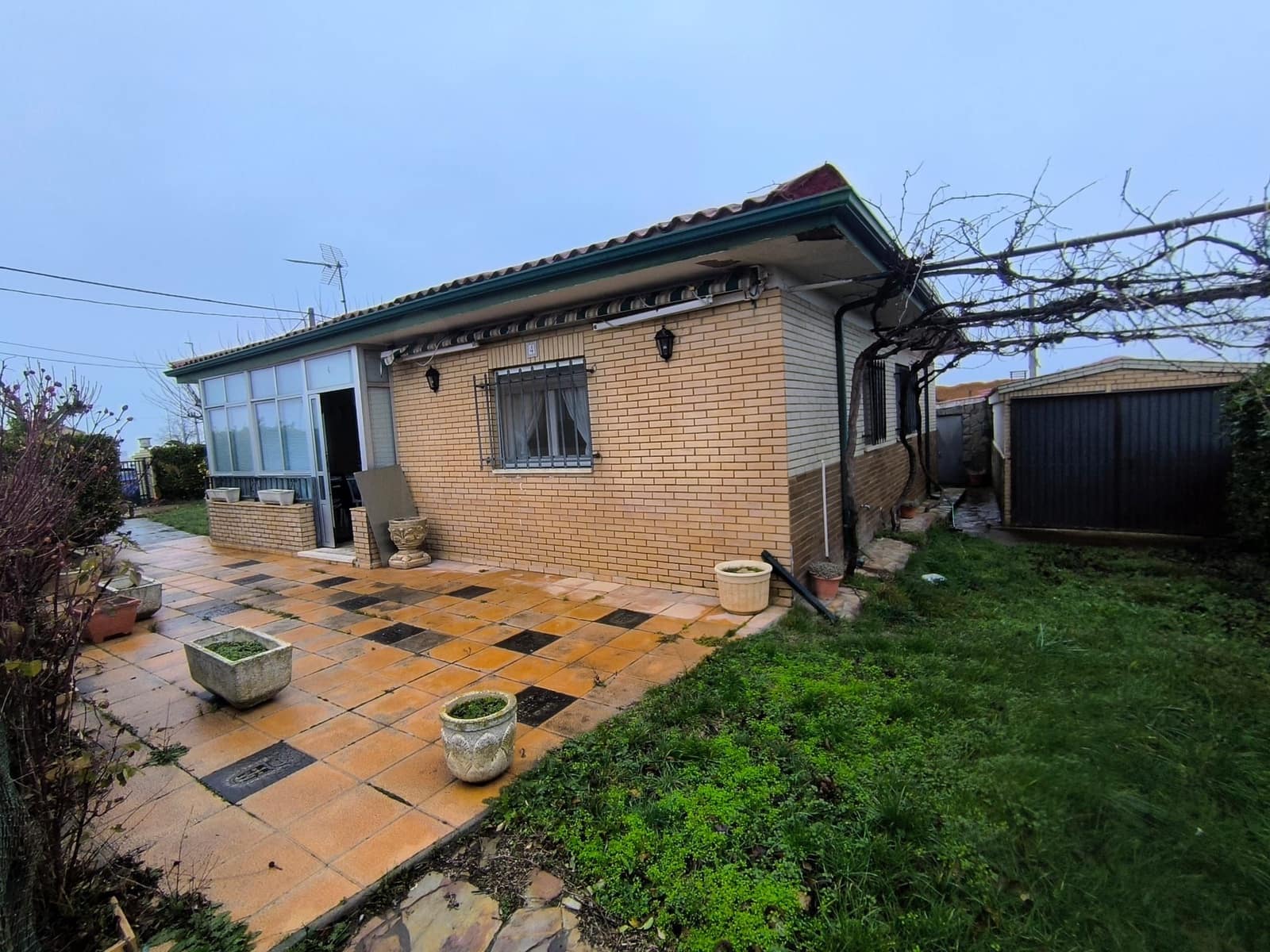 3 slaapkamer Huis te koop in Leon stad met garage - € 99.000 (Ref: 9991407)