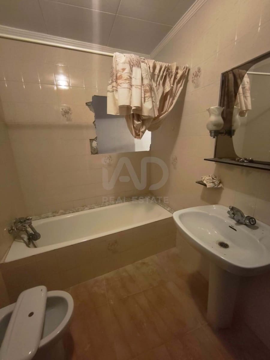 Adosado de 4 habitaciones en Càlig en venta - 53.500 € (Ref: 9991409)