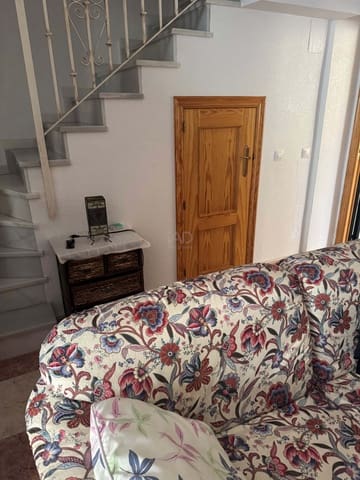 4 soverom Rekkehus til salgs i Huelva by med svømmebasseng garasje - € 365 000 (Ref: 9991410)