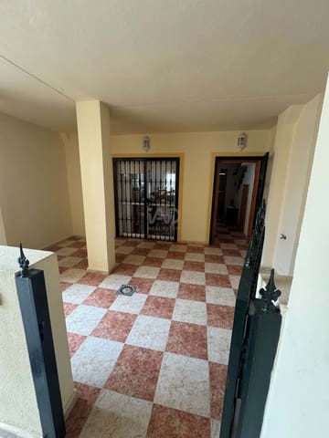 4 soverom Rekkehus til salgs i Huelva by med svømmebasseng garasje - € 365 000 (Ref: 9991410)