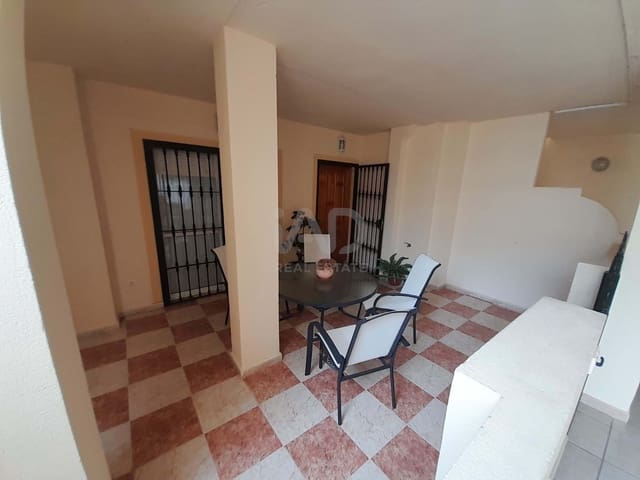 4 soverom Rekkehus til salgs i Huelva by med svømmebasseng garasje - € 365 000 (Ref: 9991410)