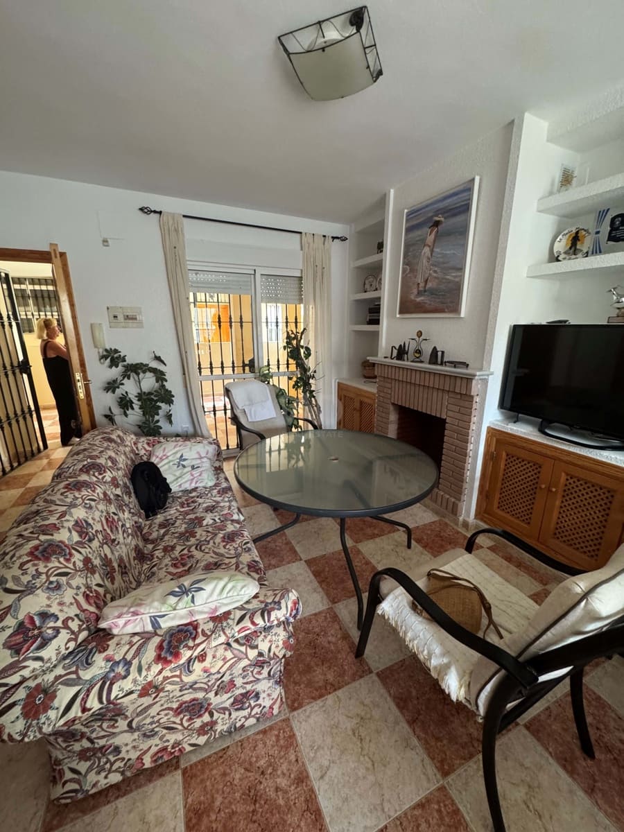 4 soverom Rekkehus til salgs i Huelva by med svømmebasseng garasje - € 365 000 (Ref: 9991410)