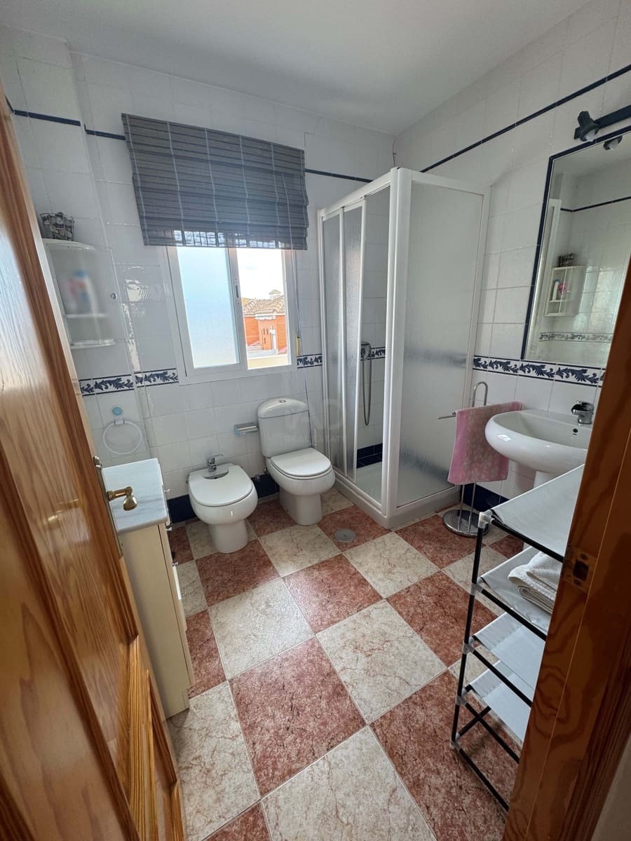 4 soverom Rekkehus til salgs i Huelva by med svømmebasseng garasje - € 365 000 (Ref: 9991410)