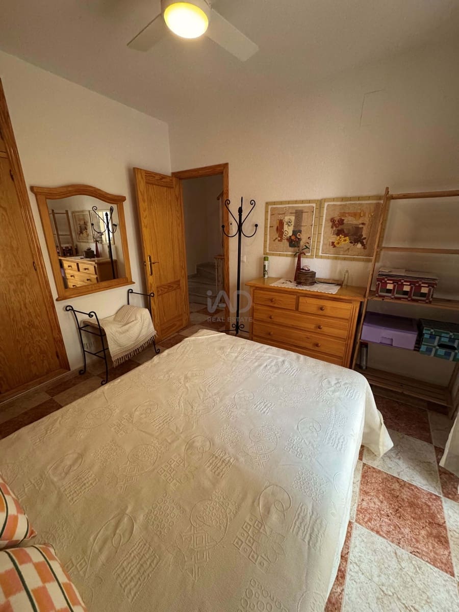 4 soverom Rekkehus til salgs i Huelva by med svømmebasseng garasje - € 365 000 (Ref: 9991410)