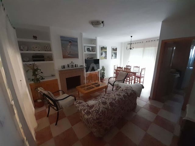 4 soverom Rekkehus til salgs i Huelva by med svømmebasseng garasje - € 365 000 (Ref: 9991410)