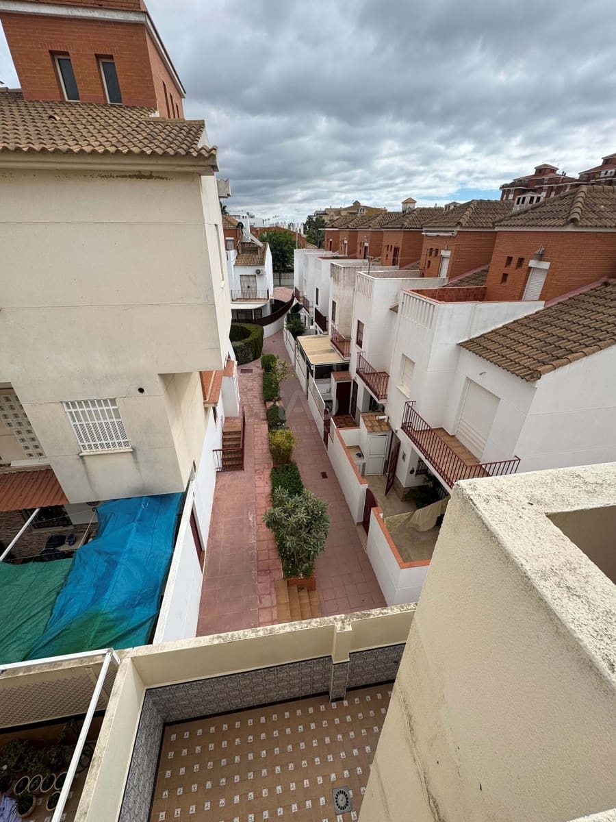 4 soverom Rekkehus til salgs i Huelva by med svømmebasseng garasje - € 365 000 (Ref: 9991410)