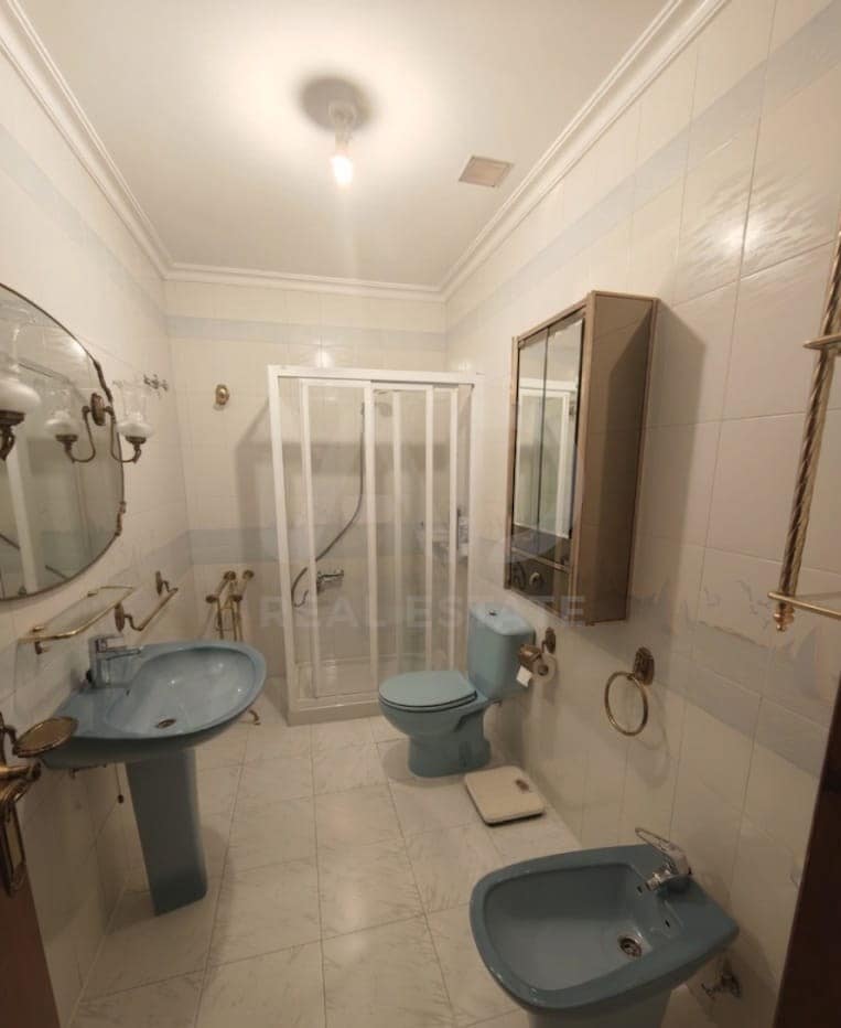 6 Zimmer Haus zu verkaufen in Leon Stadt mit Garage - 139.900 € (Ref: 9991413)