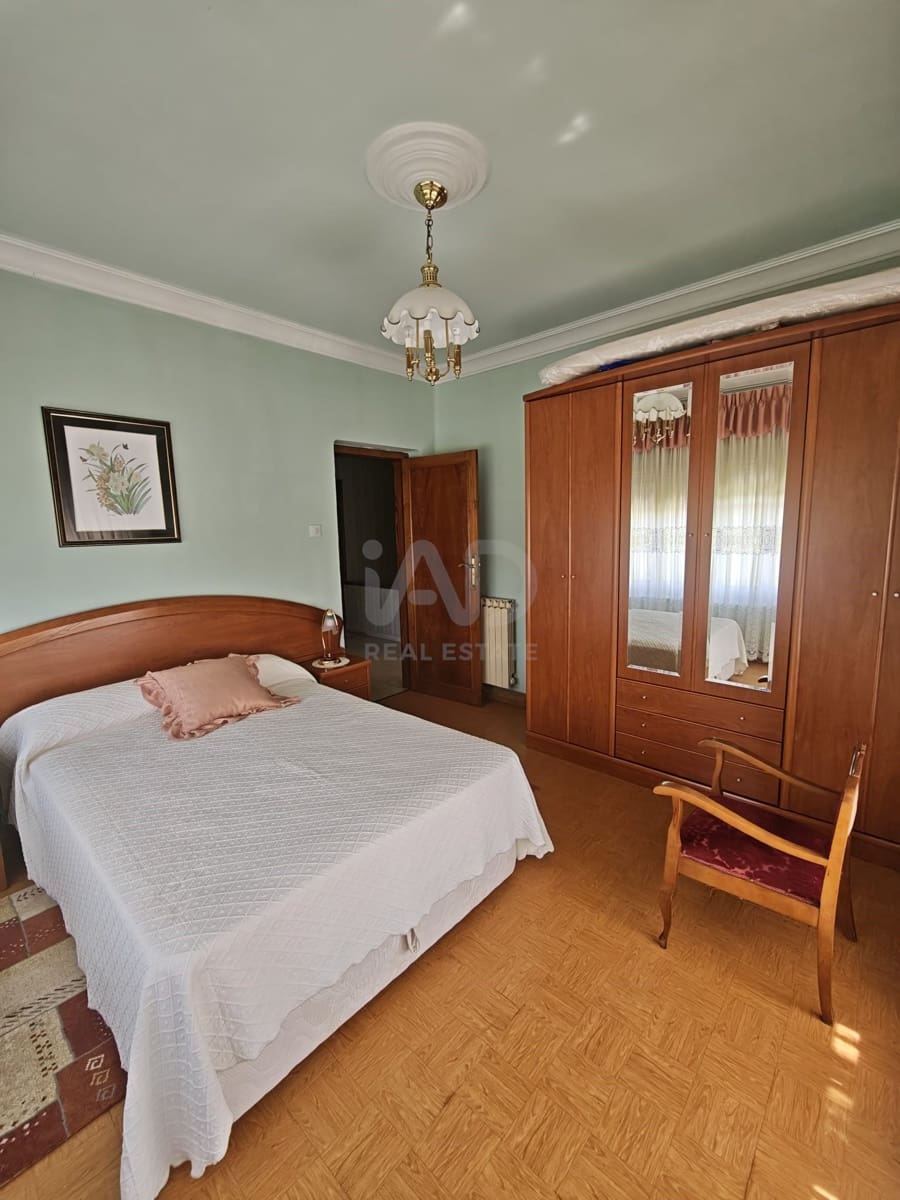 6 Zimmer Haus zu verkaufen in Leon Stadt mit Garage - 139.900 € (Ref: 9991413)