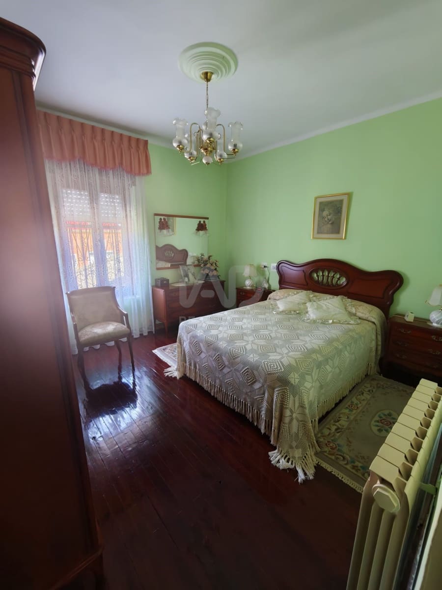 6 Zimmer Haus zu verkaufen in Leon Stadt mit Garage - 139.900 € (Ref: 9991413)