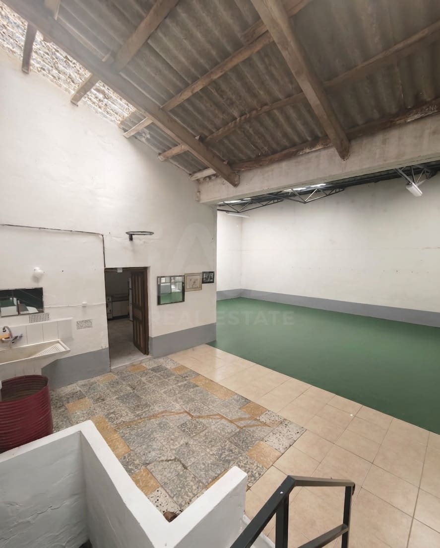 6 Zimmer Haus zu verkaufen in Leon Stadt mit Garage - 139.900 € (Ref: 9991413)