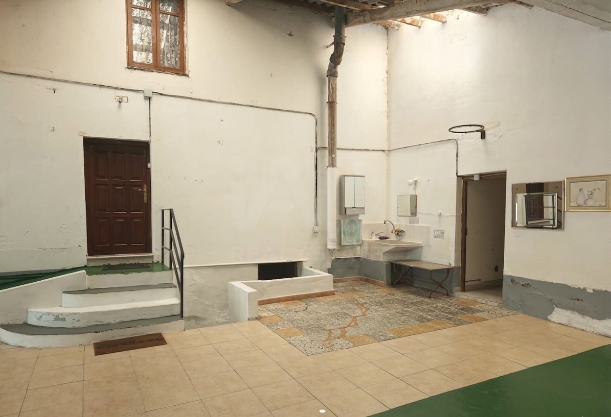 6 Zimmer Haus zu verkaufen in Leon Stadt mit Garage - 139.900 € (Ref: 9991413)