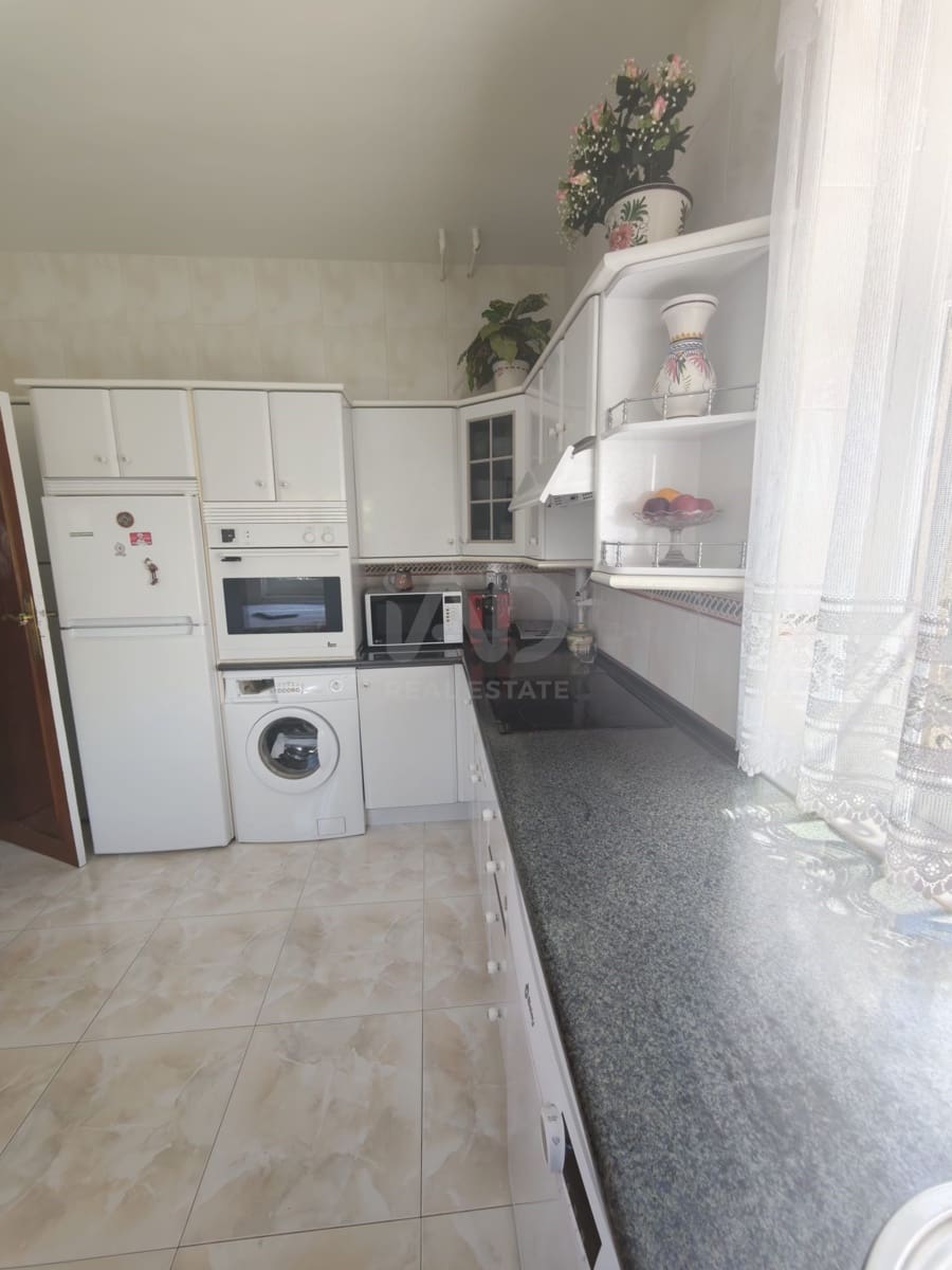 6 Zimmer Haus zu verkaufen in Leon Stadt mit Garage - 139.900 € (Ref: 9991413)