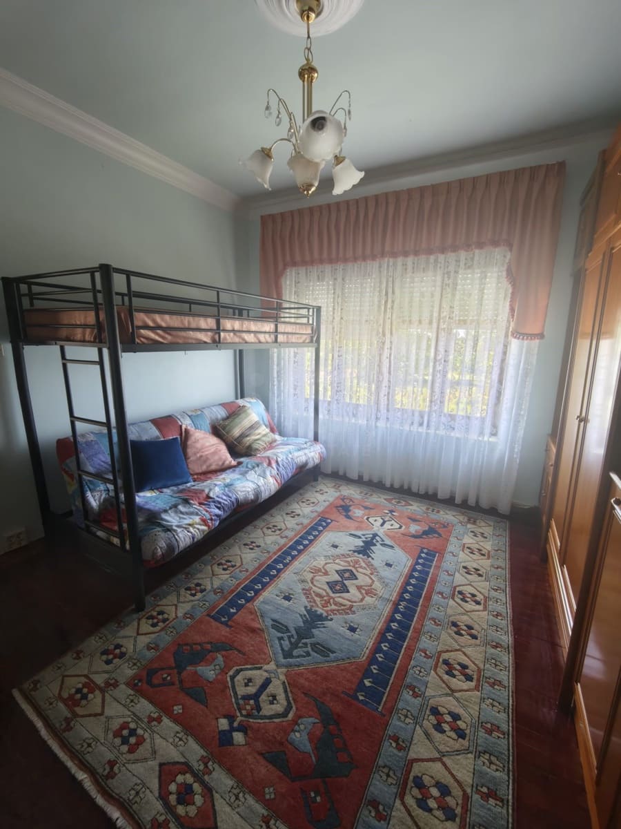 6 Zimmer Haus zu verkaufen in Leon Stadt mit Garage - 139.900 € (Ref: 9991413)