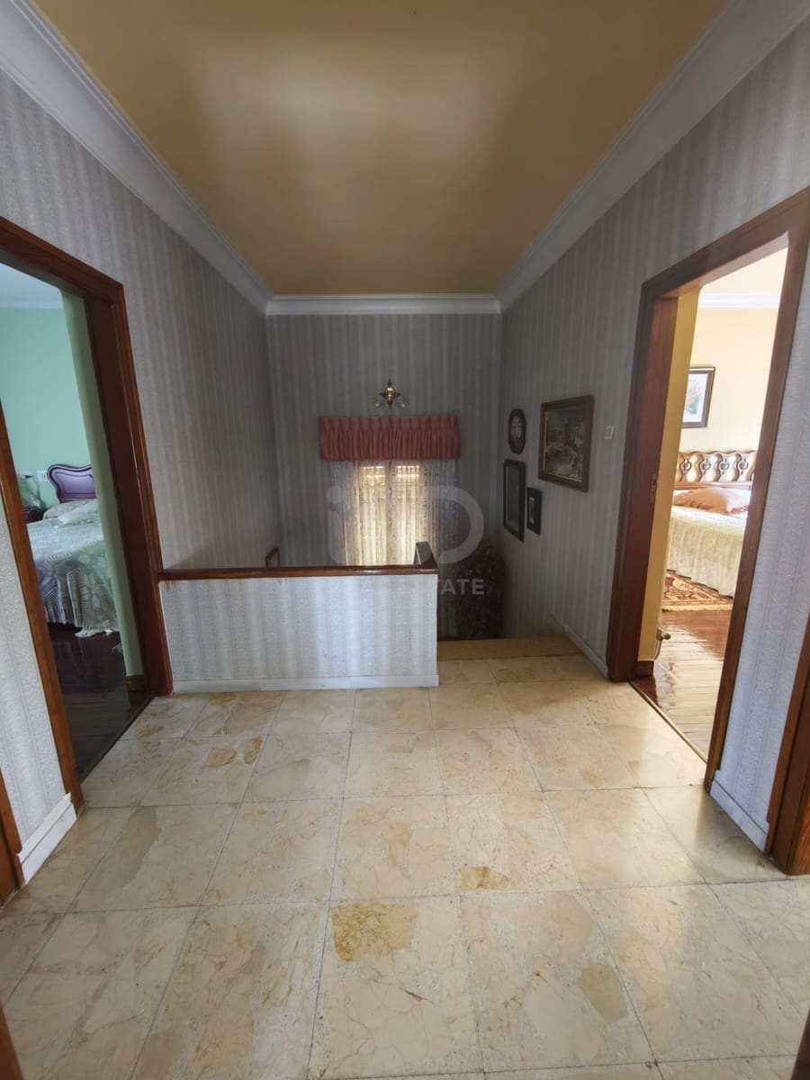 6 Zimmer Haus zu verkaufen in Leon Stadt mit Garage - 139.900 € (Ref: 9991413)
