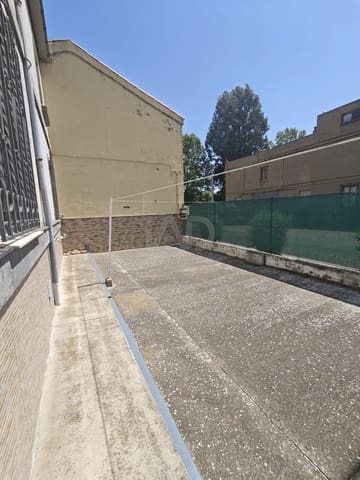 6 Zimmer Haus zu verkaufen in León Stadt mit Garage - 139.900 € (Ref: 9991413)