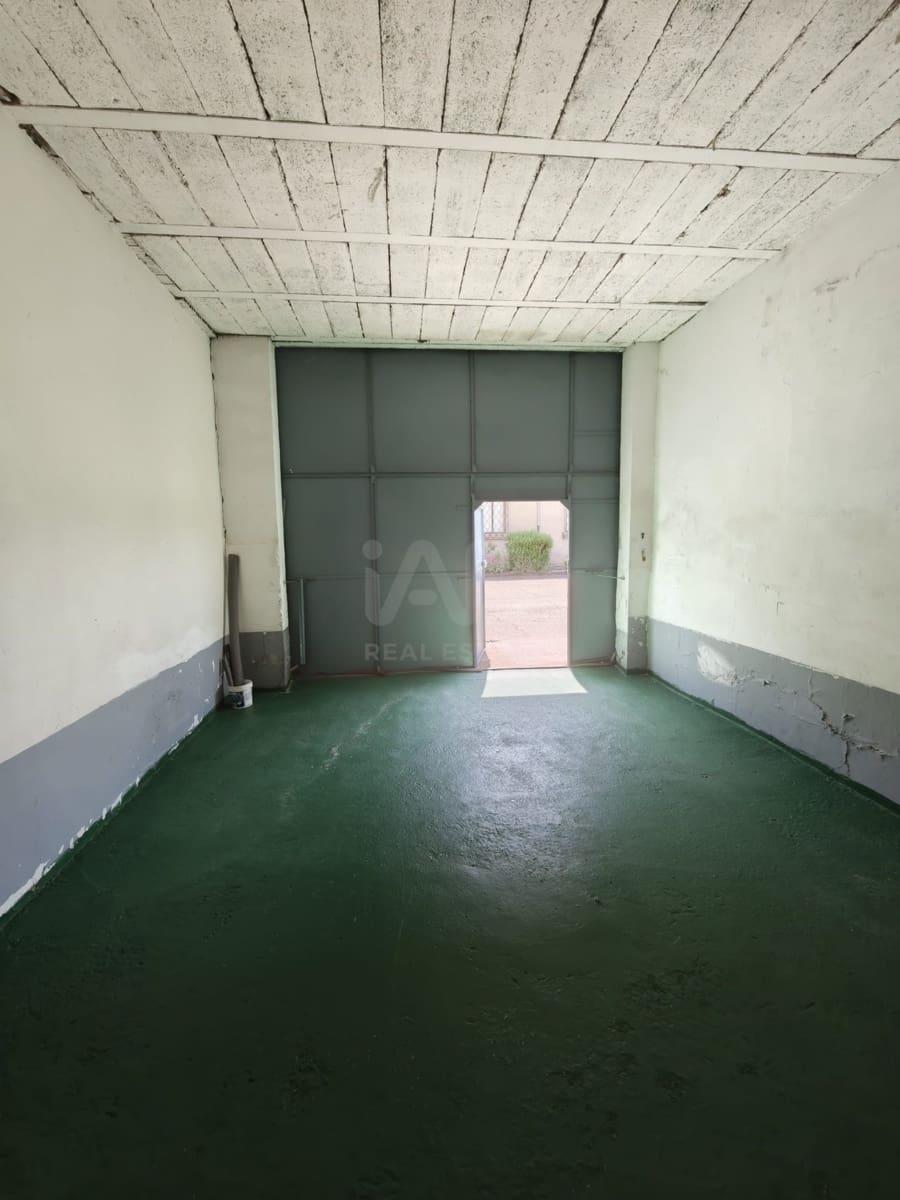 6 Zimmer Haus zu verkaufen in Leon Stadt mit Garage - 139.900 € (Ref: 9991413)